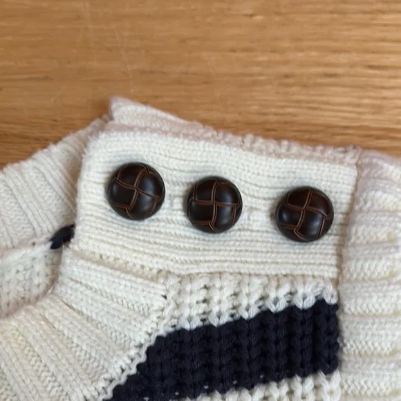 Rails Bambi Cream and Navy Sweater Top medium - Picture 13 of 13